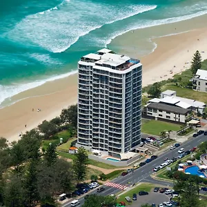 Golden Sands On The - Absolute Beachfront Main Beach